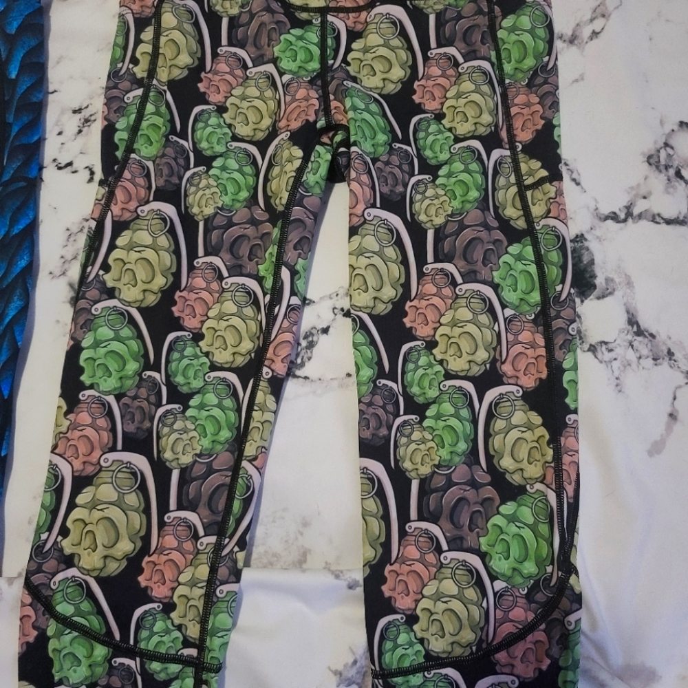 Skull Grenade Leggings